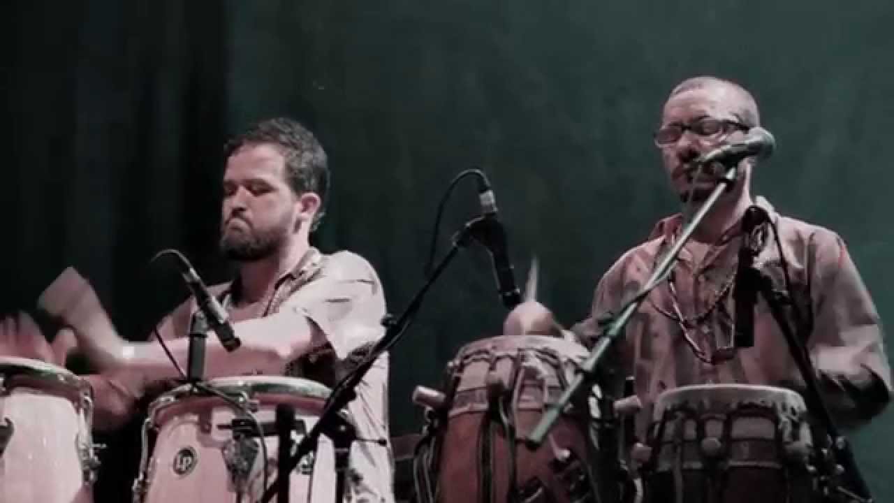 Abayomy Afrobeat Orquestra - Abra Sua Cabeça