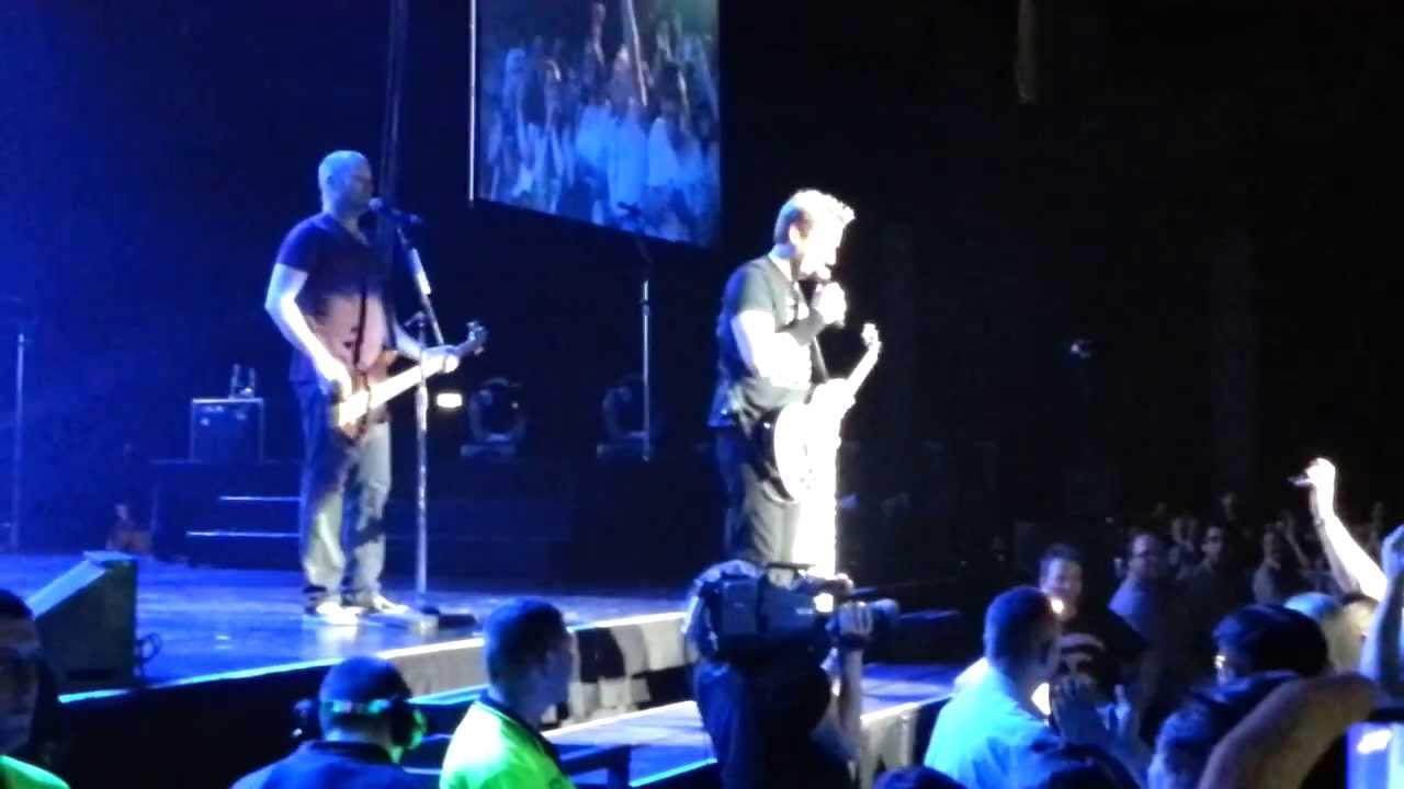 Far Away Nickelback - "Far Away" plus marriage proposal. Glasgow Hydro 26/11/13 HD Quality