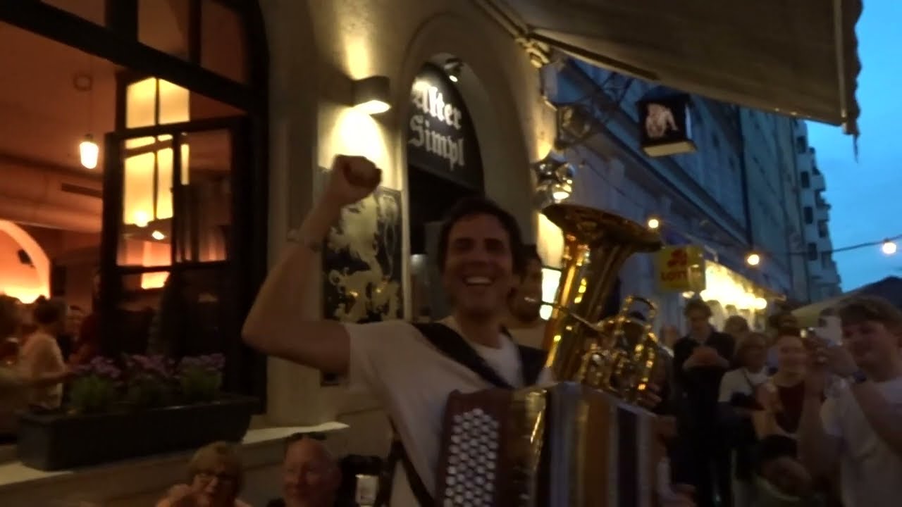 Voreröffnung Alter Simpel in München                    www.münchenfenster.de