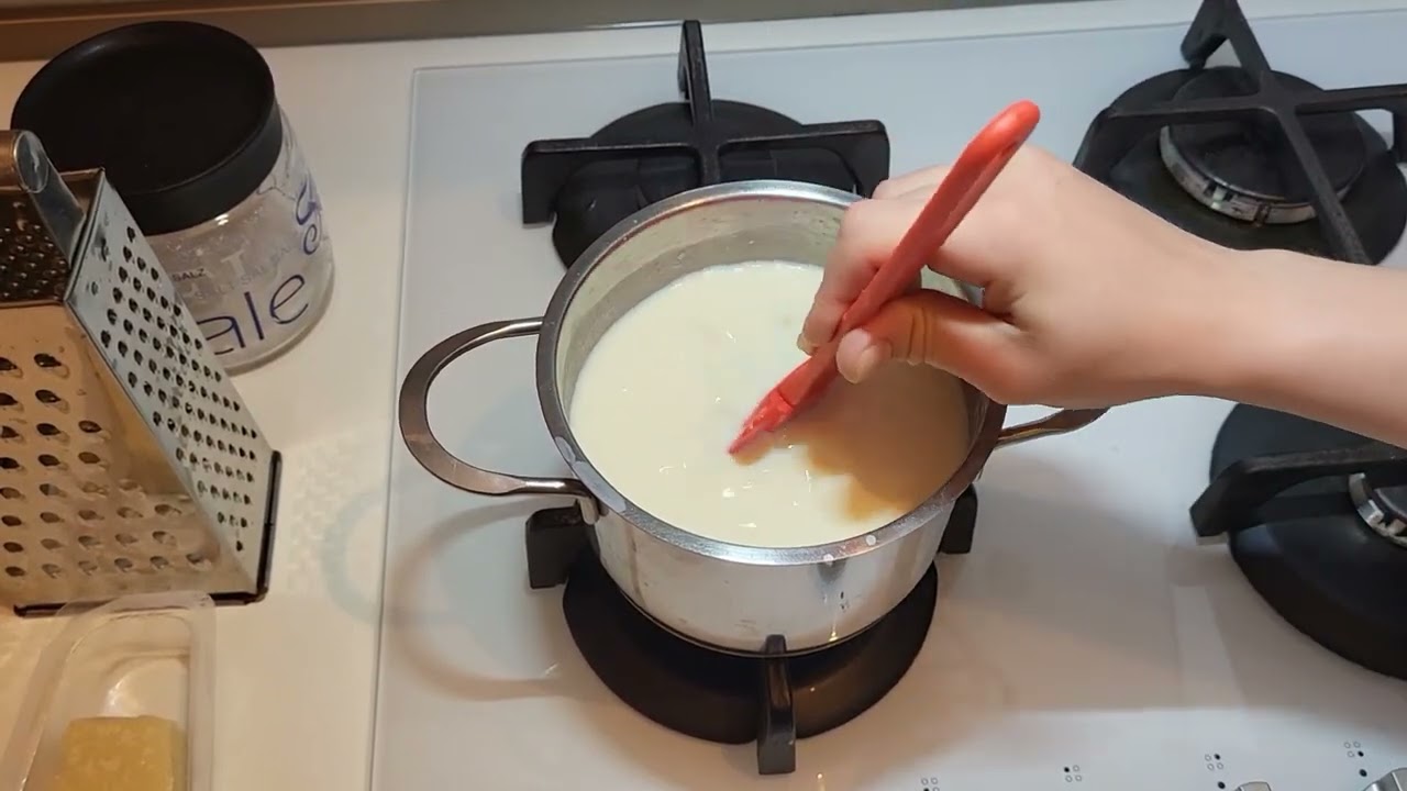 PREPARIAMO LA BESCIAMELLA INSIEME! 