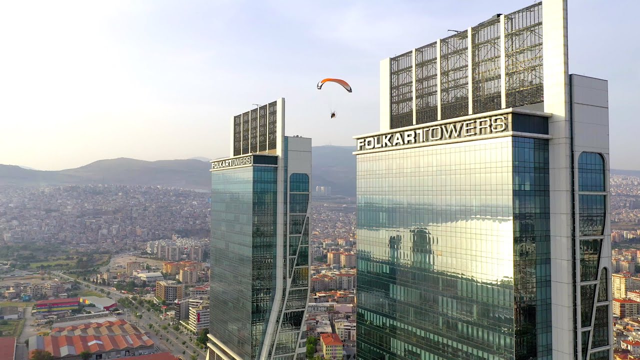 19 MAYIS Kutlamaları 3. Bölüm  ( Gökdelenler PARAMOTOR Uçuşu)