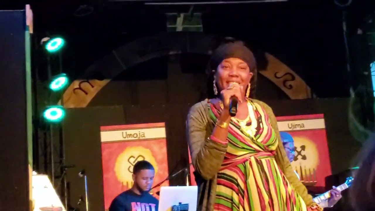 Dezarie Live at the WorldBeat Center May 22, 2022