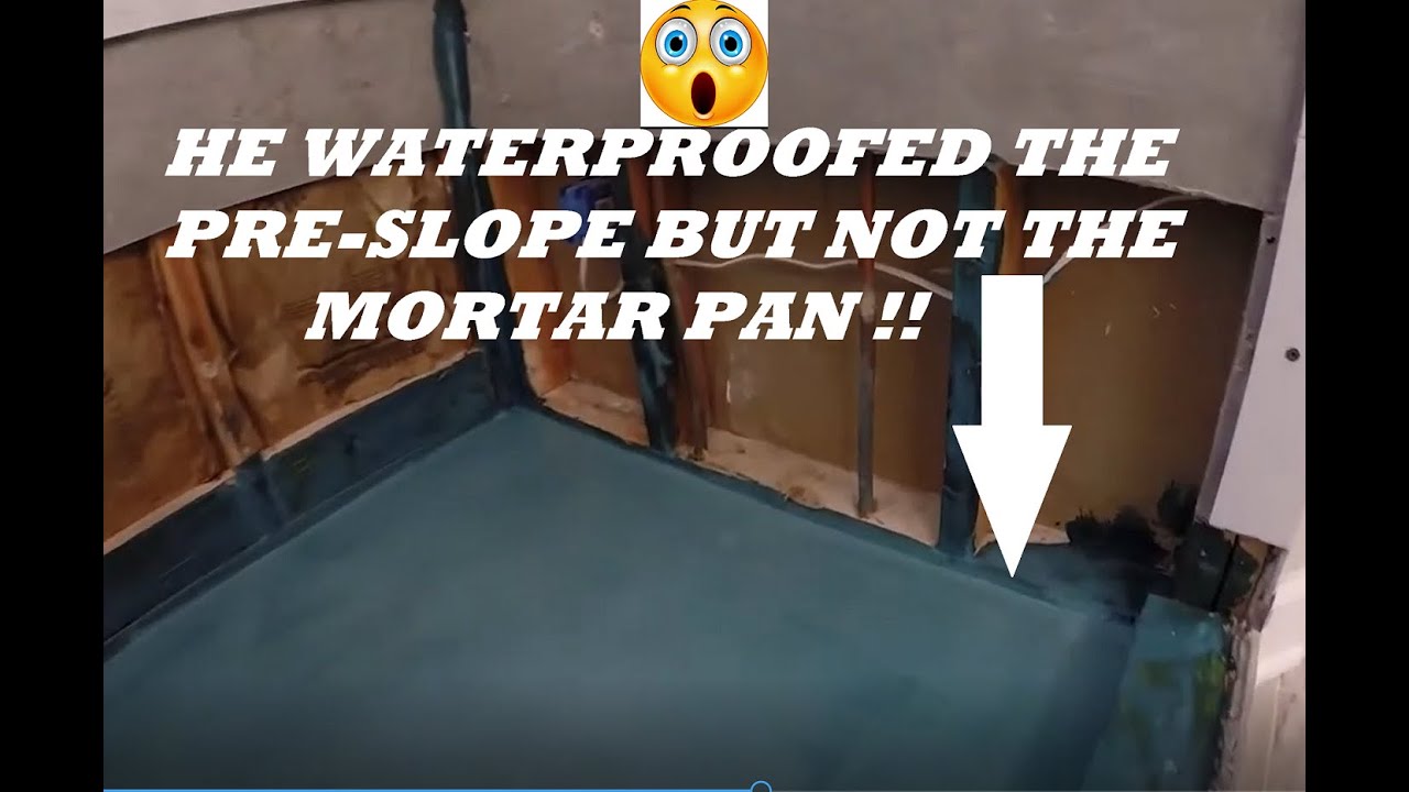 Ремонт душевого поддона выполнен странно.