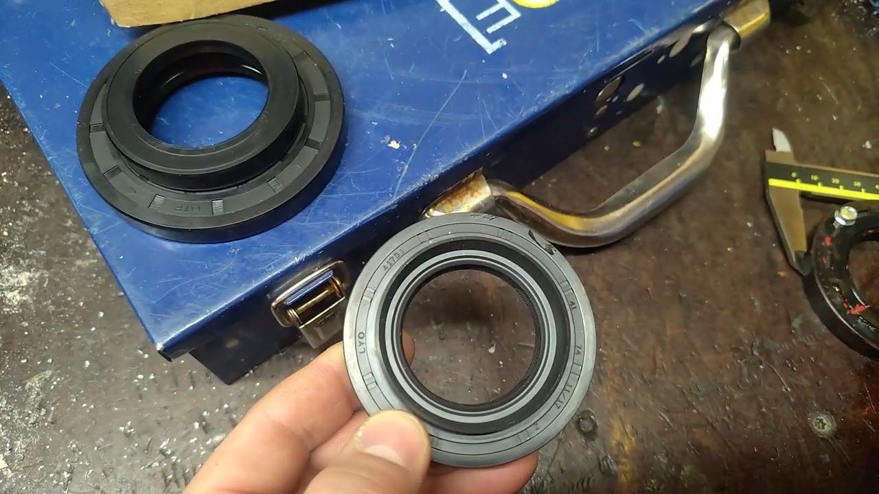 IH-1055 ulosottoakselin tiiviste, 1000rpm akseliin. Fitting IH-1055 1000rpm pto shaft seal
