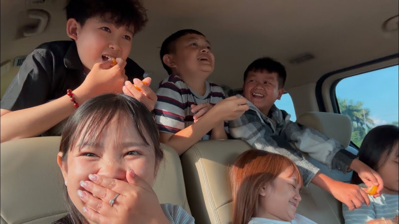 Chuyến xe vui nhộn về C&agrave; Mau v&agrave; gặp nh&acirc;n vật Kỳ Lạ - Đại gia đ&igrave;nh C&ocirc; Chủ Nhỏ ch&agrave;o đ&oacute;n cả nh&oacute;m