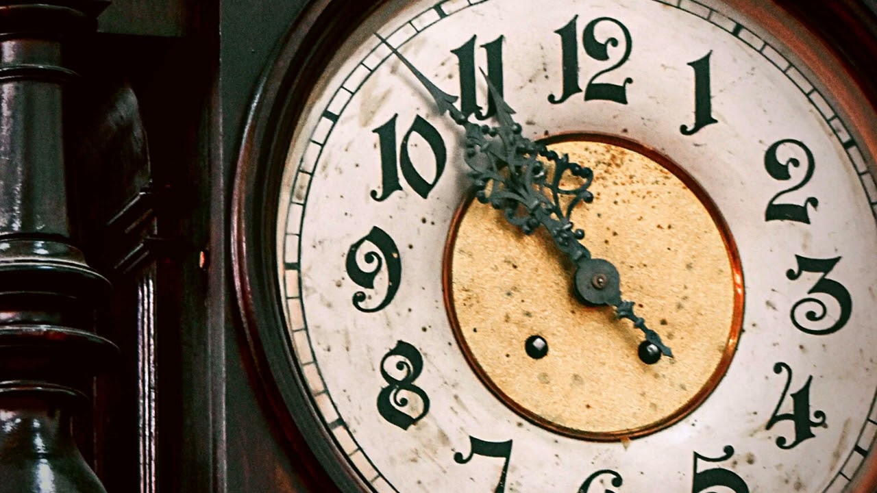 Clock Ticking - 8 Hours - [CHIMES TWICE - every 30 minutes] - Antique Table Clock