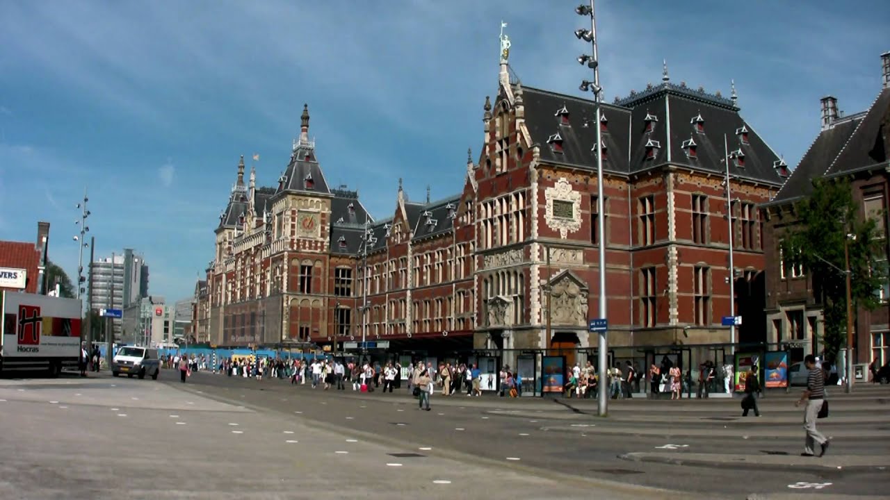 Centraal Station --- Amsterdam