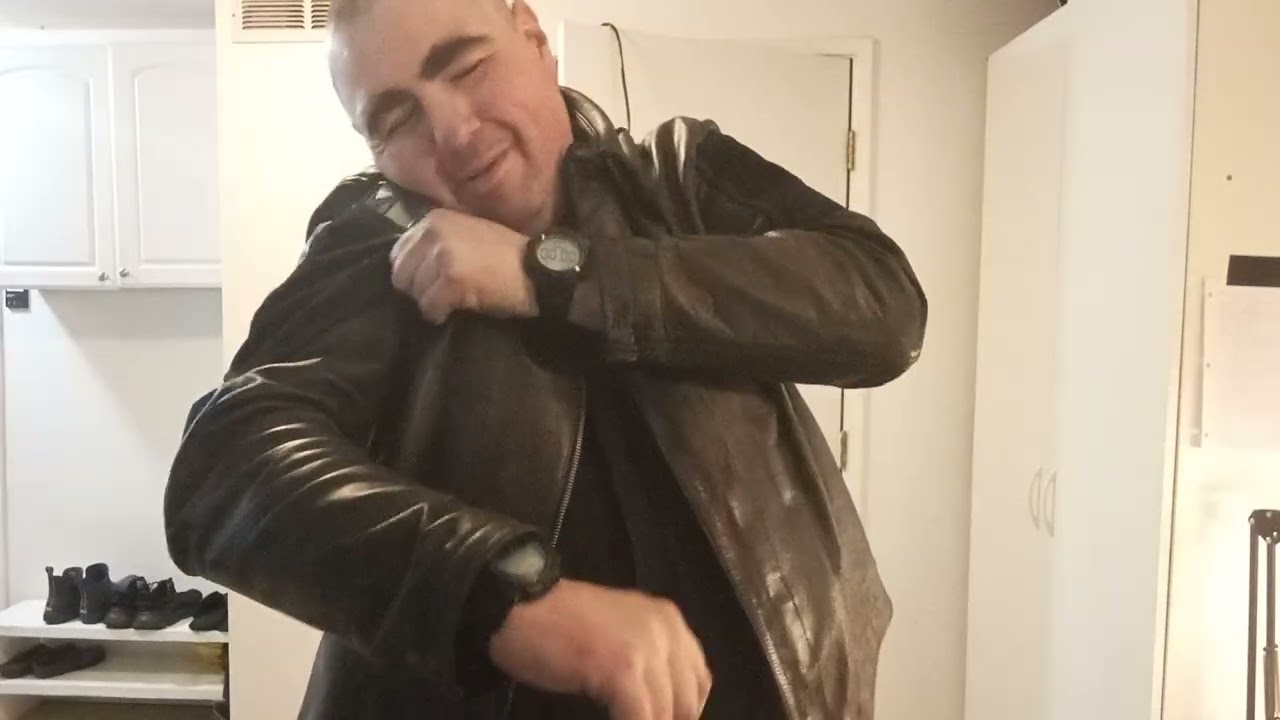 Slanted vs straight arm pockets on leather jackets
