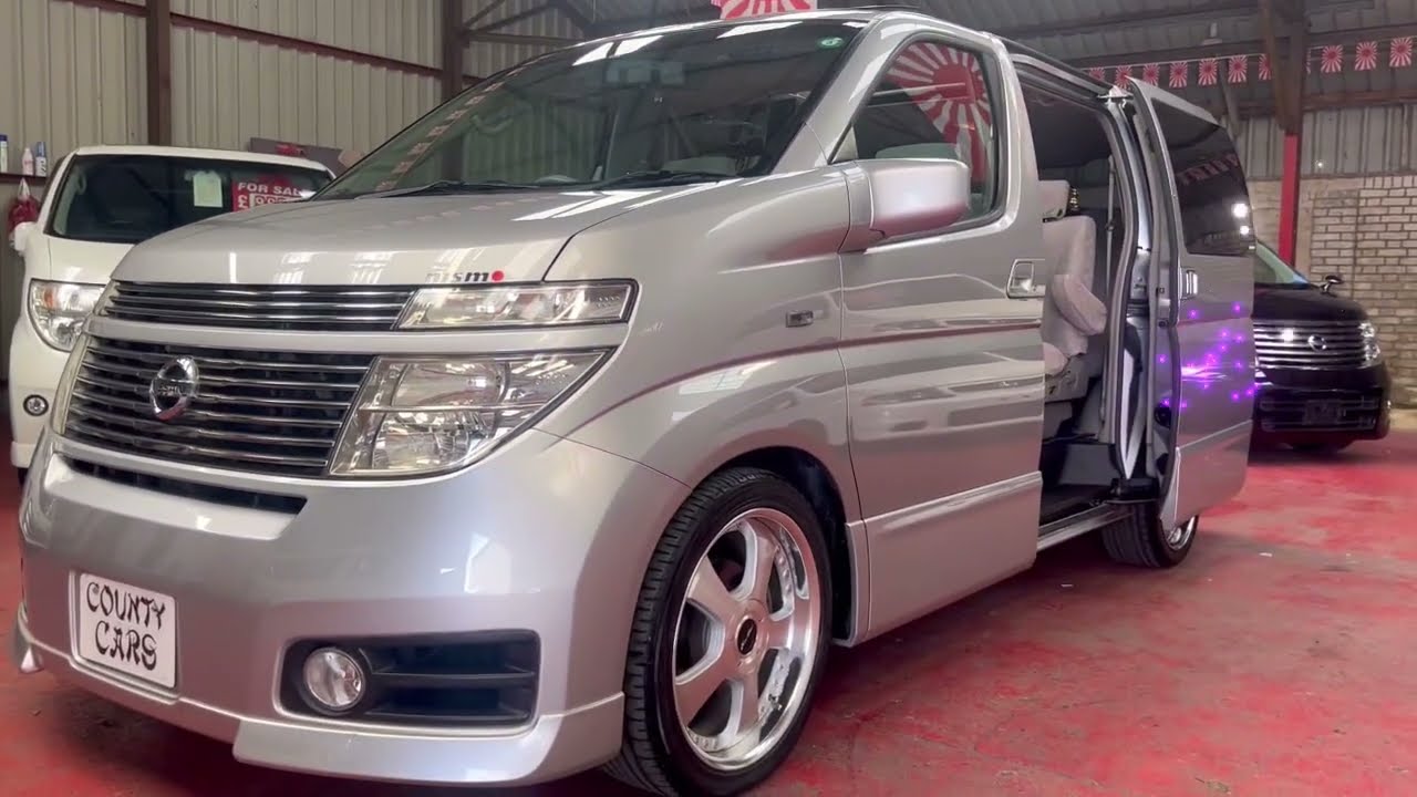 Nissan Elgrand 3.5V6 HighwayStar 4X4 3000 Miles from New Yes only 3000 Miles Grade 4.5 RARE one off