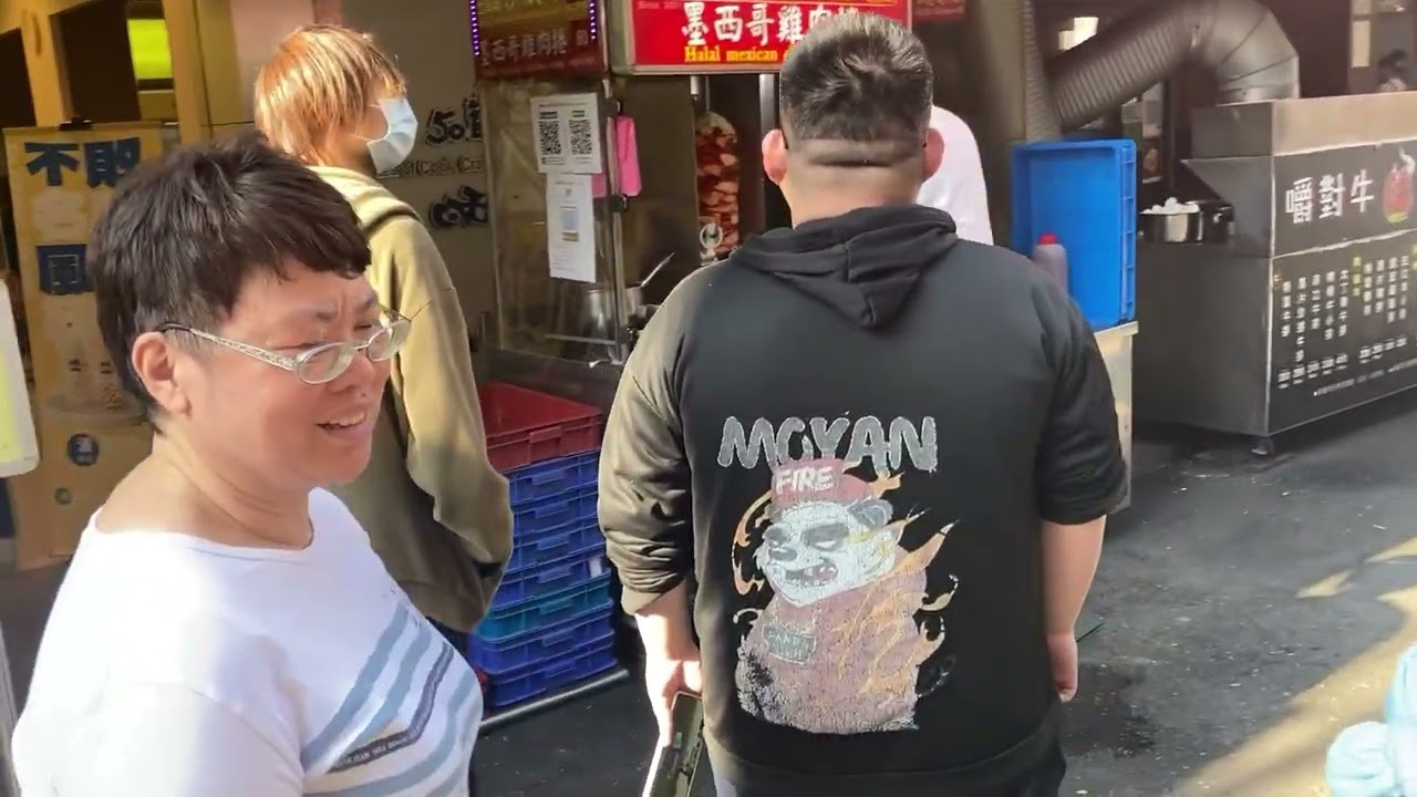 談彈琴（777）去萬華河堤那邊散步欣賞風景、走了二個多小時，又去青年公園附近吃美食，太幸福啦。