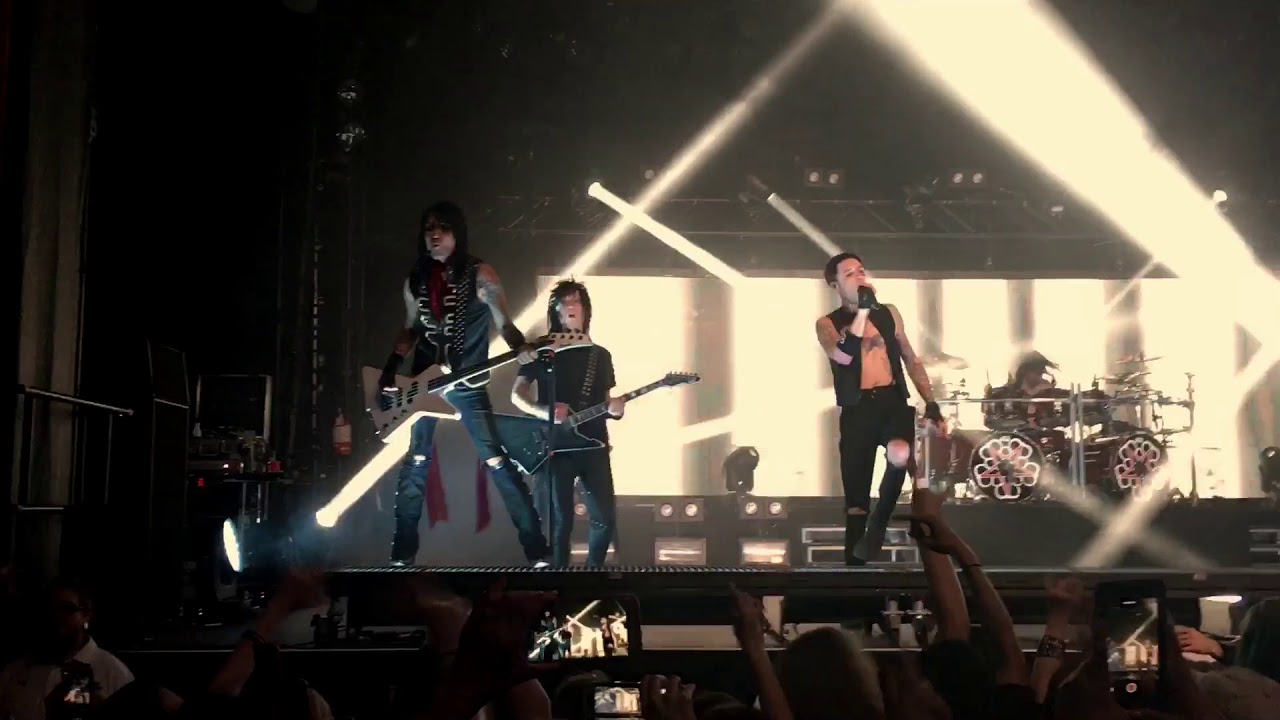 Black Veil Brides preforms Wake Up Live
