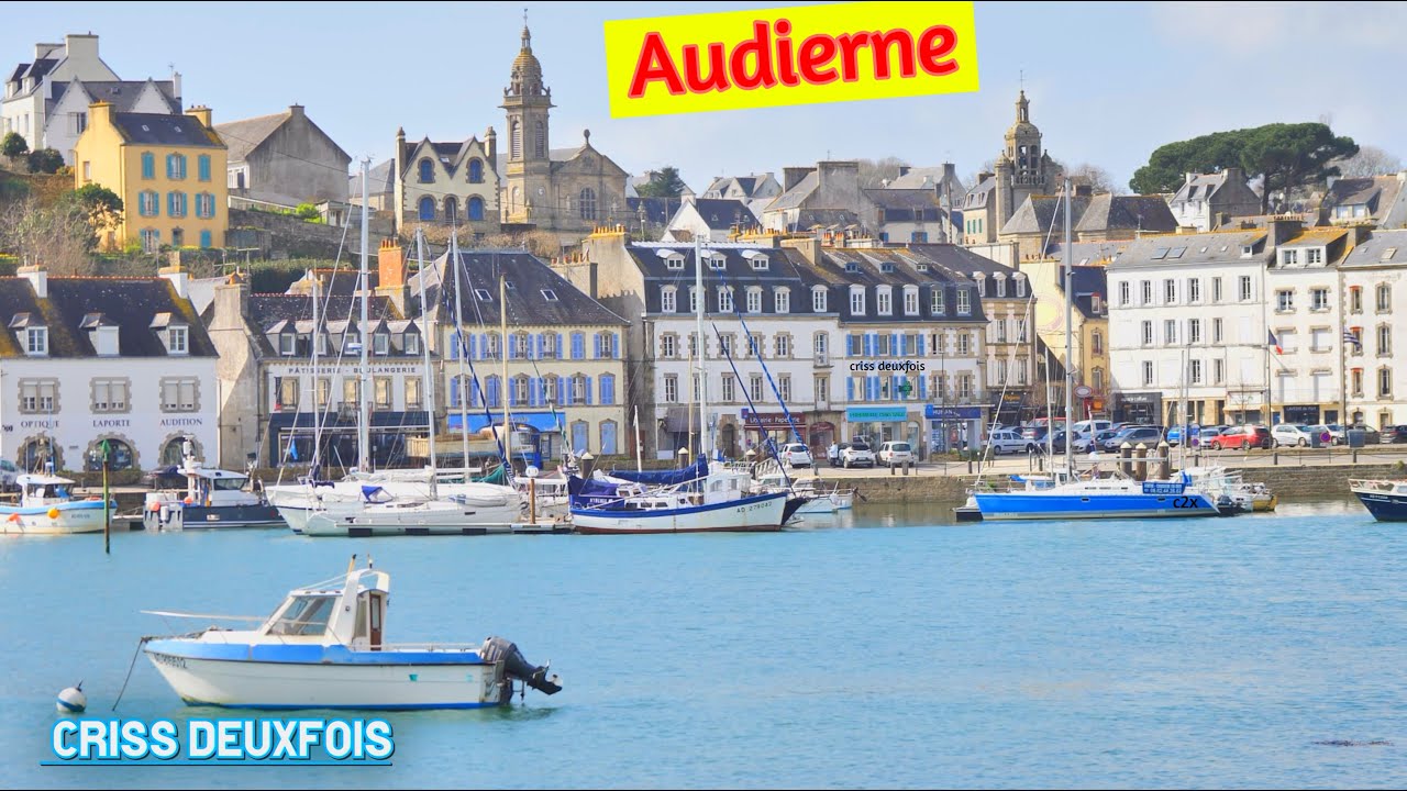 Audierne ; Les Quais ; Bel Endroit ; Vu de Plouhinec ; Bateaux ; Mer ; Finist&egrave;re ; Bretagne ; France
