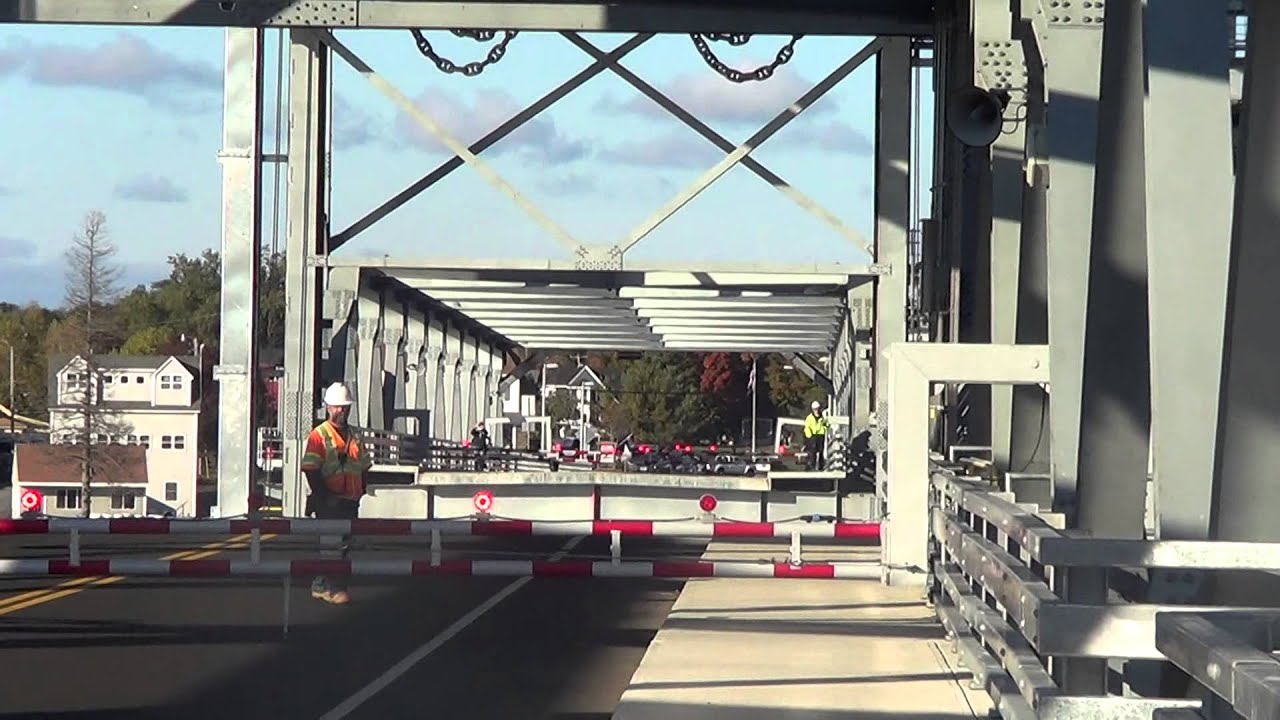 Standing on the sidewalk of the Memorial Bridge on October 13, 2013