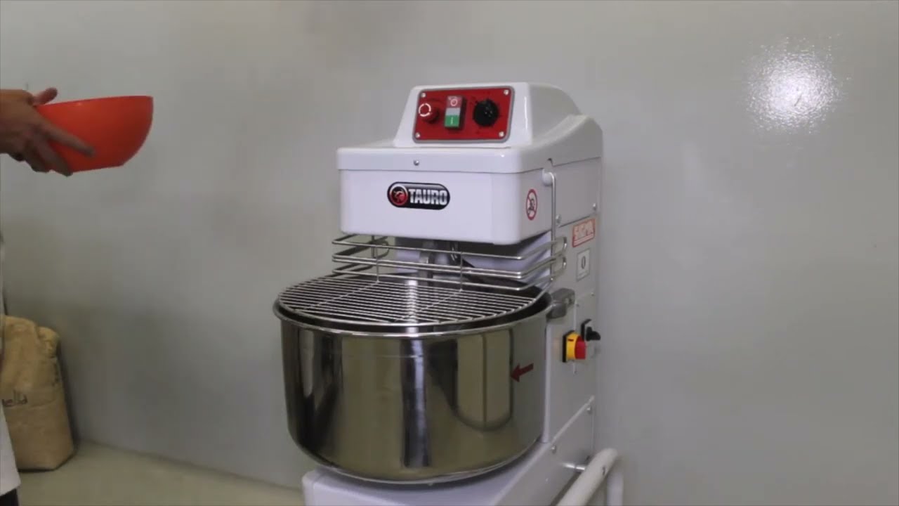 Malaxoare cu brat spiral capacitate intre 12 - 40 kg aluat