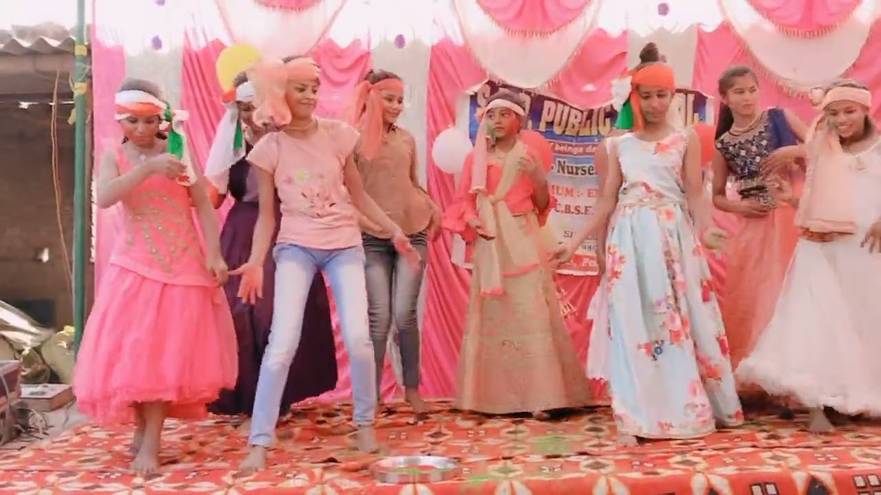 Holi khele girls group dance 