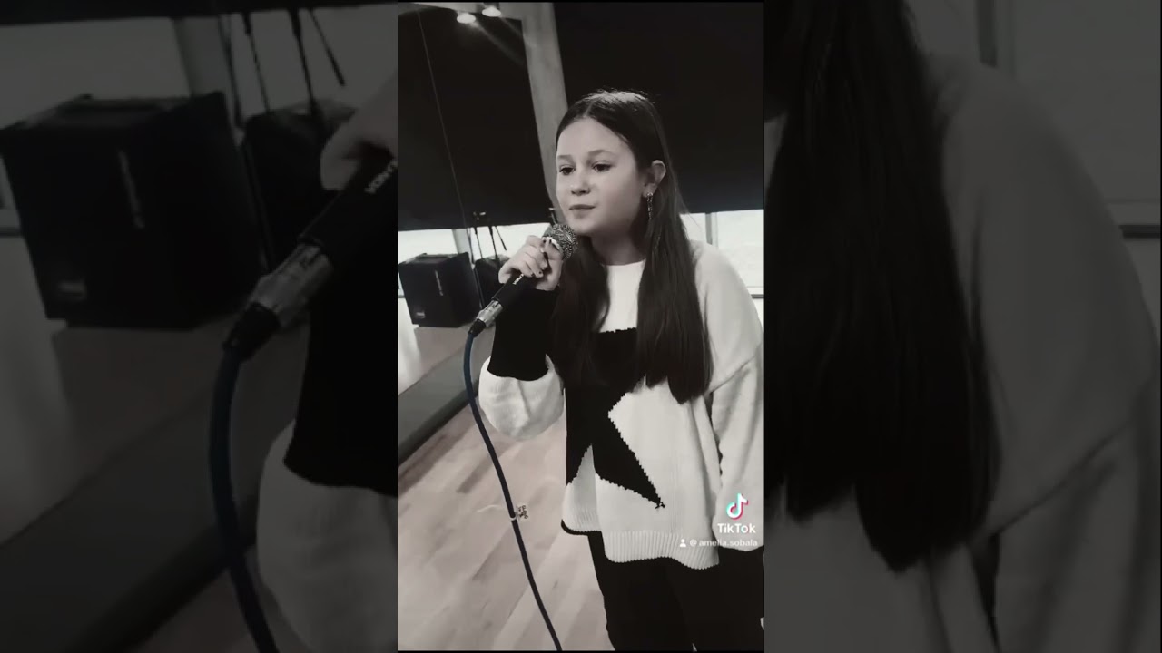 Andra Day &bdquo;Rise Up&rdquo; cover by Amelia
