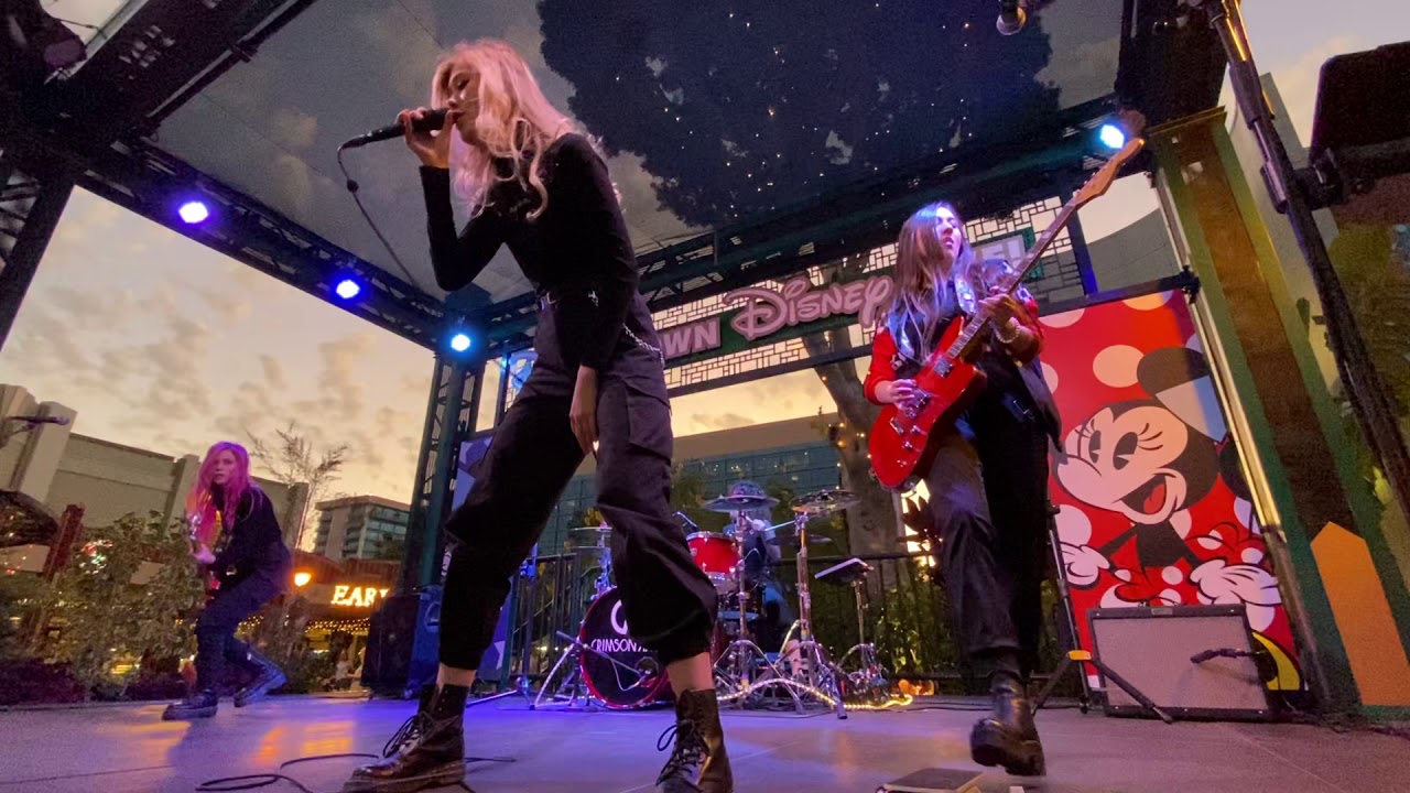 Crimson Apple - Everybody Wants to Rule the World (LIVE at Downtown Disney 11/2019)