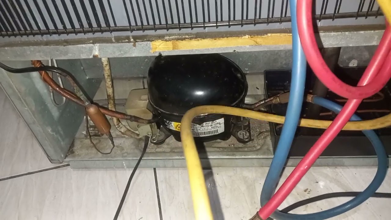 Geladeira electrolux Tf55s com vazamento de gás parte 04