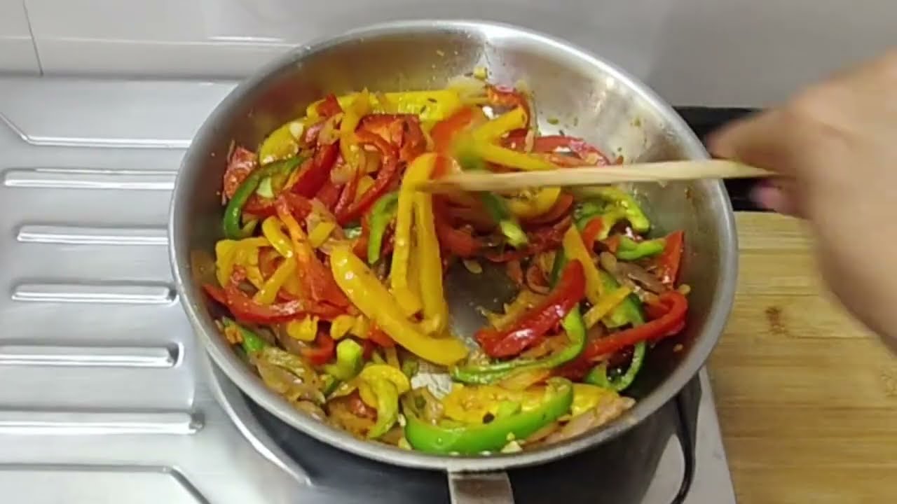 3 कलर शिमला मिर्च की ऐसी सब्ज़ी जो देखते ही खाने का मन कर जाए | Colorful Capsicum Recipe