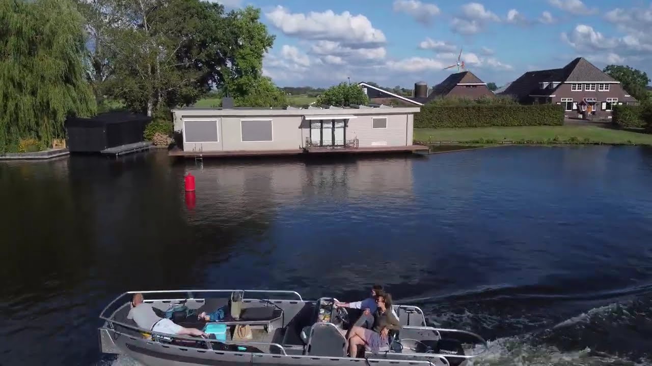 Sunny day in 2022 - Boating on the Loosdrechtse Plassen