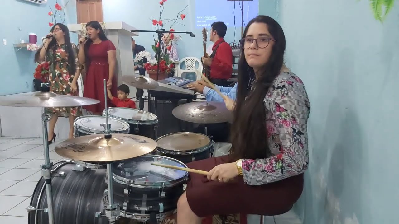 #Com Muito Louvor  Cassiane🎵🥁🥁