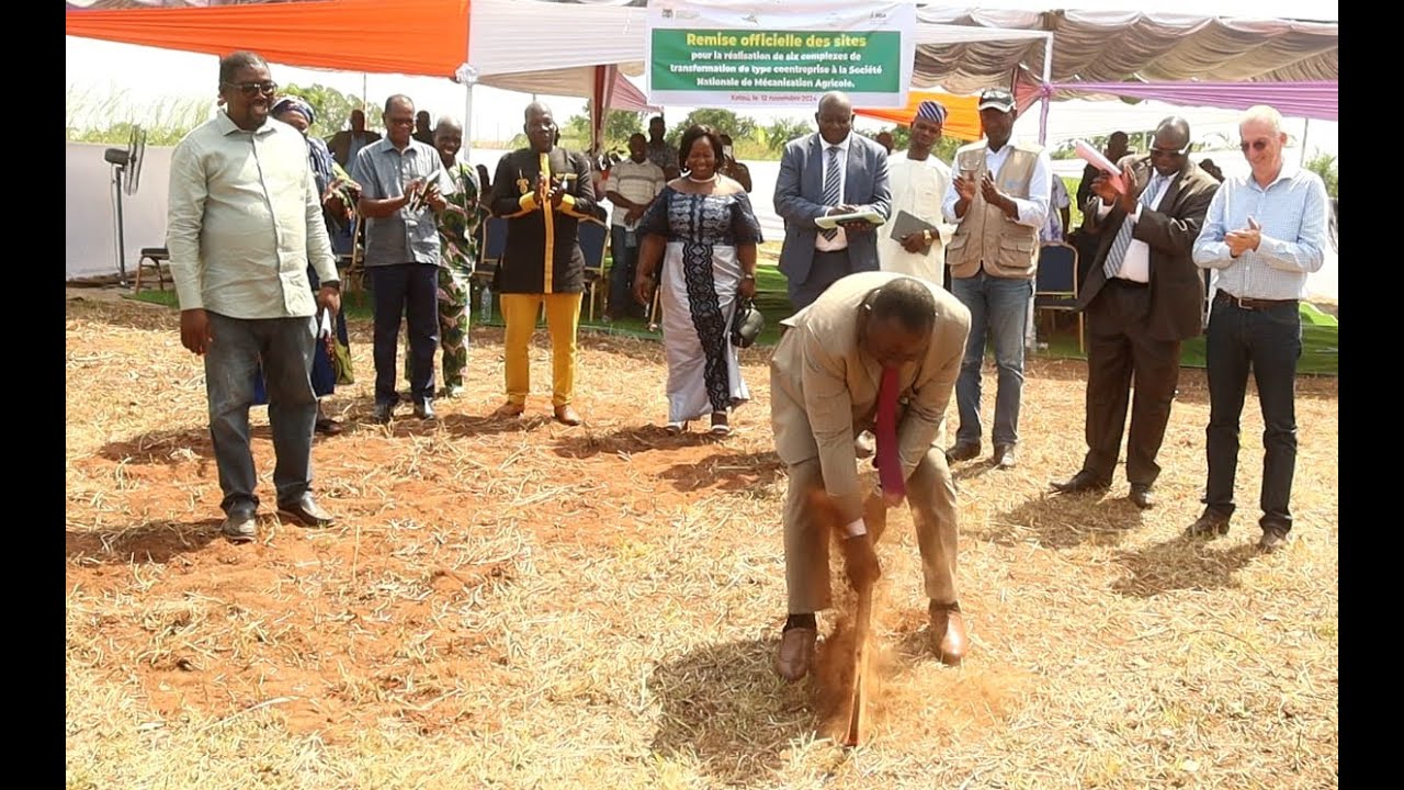 CEREMONIE DE REMISE DES SITES POUR LA CONSTRUCTION DE SIX COMPLEXES DE TRANSFORMATION PAR LA SONAMA