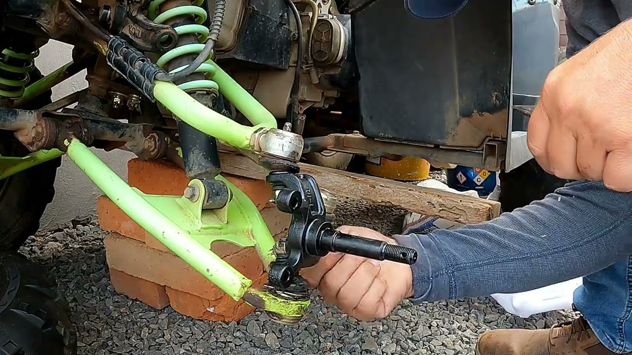 Nuestra Cuatrimoto - Reemplazando el Eje de la Rueda Delantera [V-blog519]