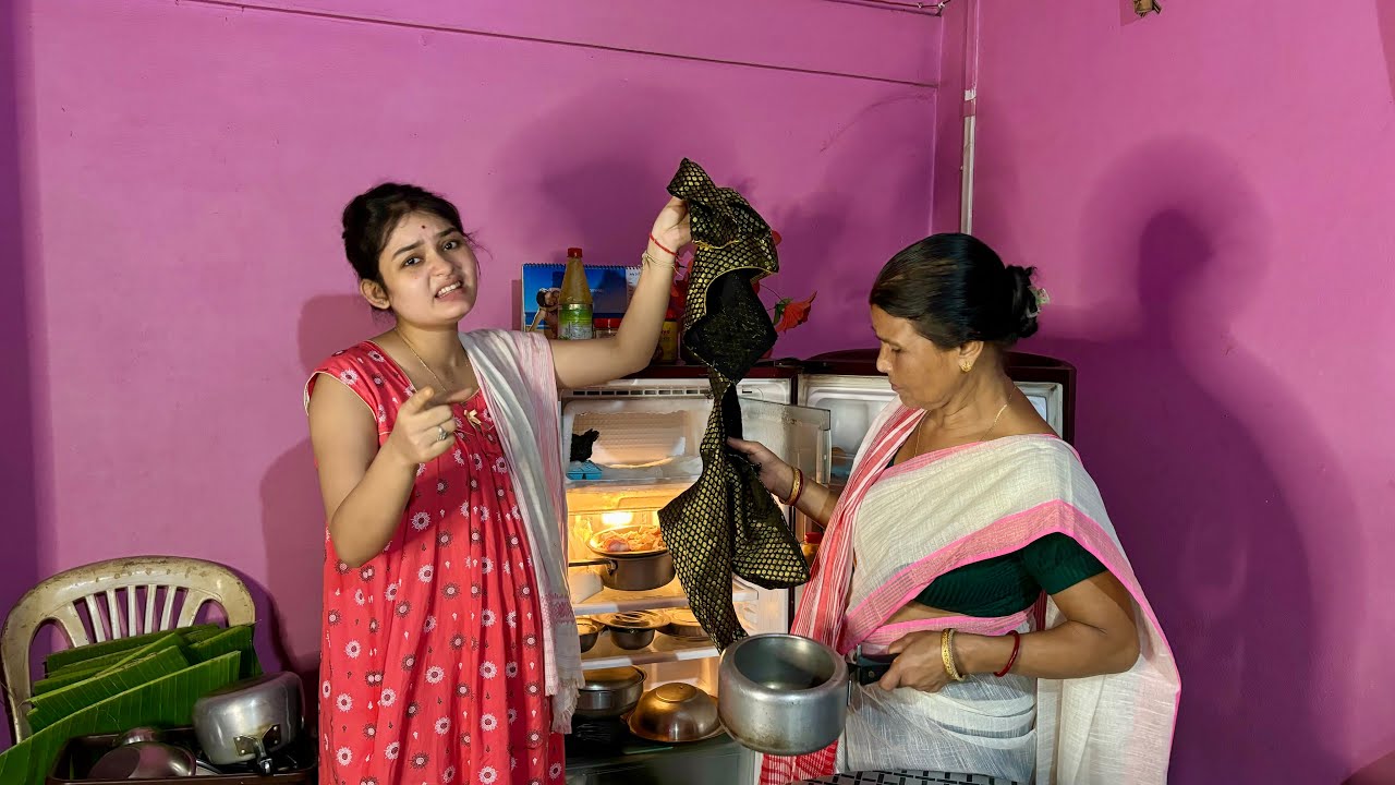 Sorry Hitali💔পুজাৰ কাপোৰ Fridgeত ভিতৰত বৰফ হৈ গল..ভুল হল দে🤪 @obolonamaskar #funnyvideo