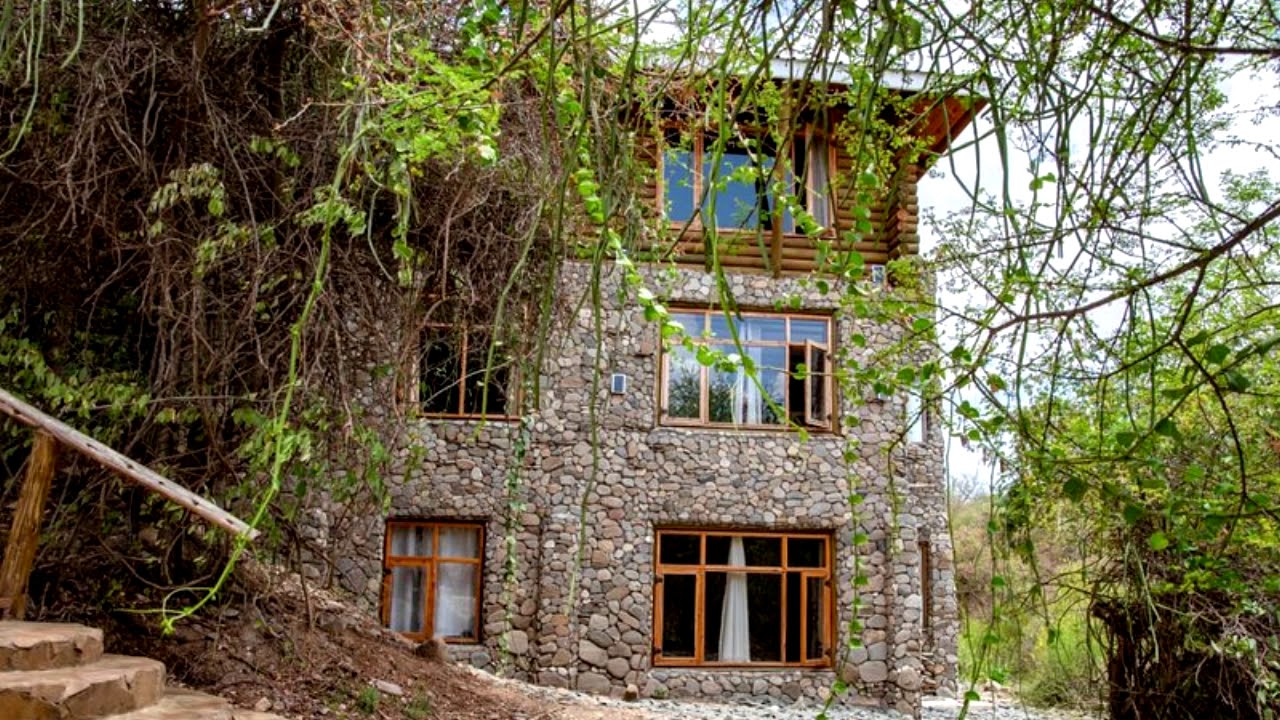 Wanderlust diaries ;Olelek Ranch House Namanga Kenya   / Adventurous travel vlog