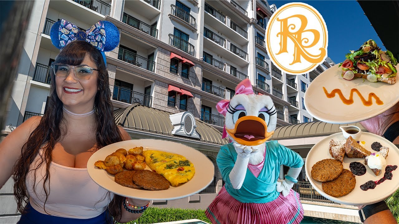 Topolino's character BREAKFAST 🩰 Disney World Riviera food review