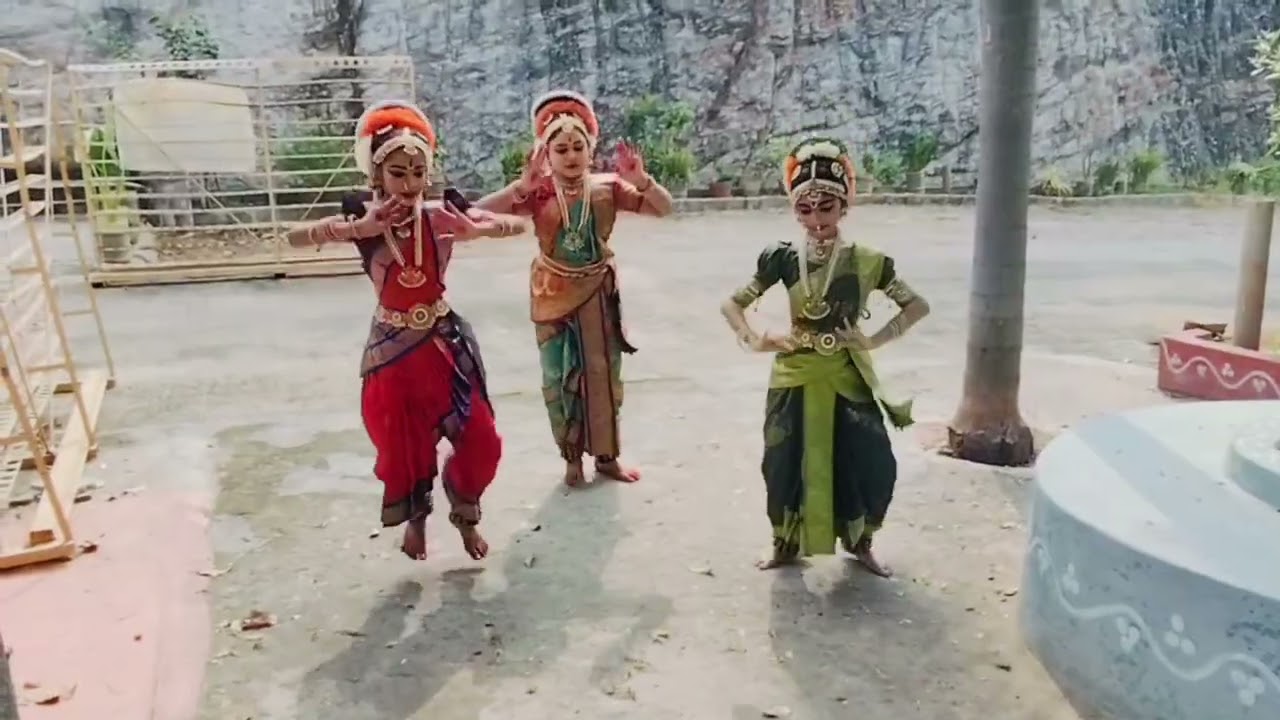 Garuda gamana rara, ramadasu keerthana by Akshaya, Rupa, Varshini