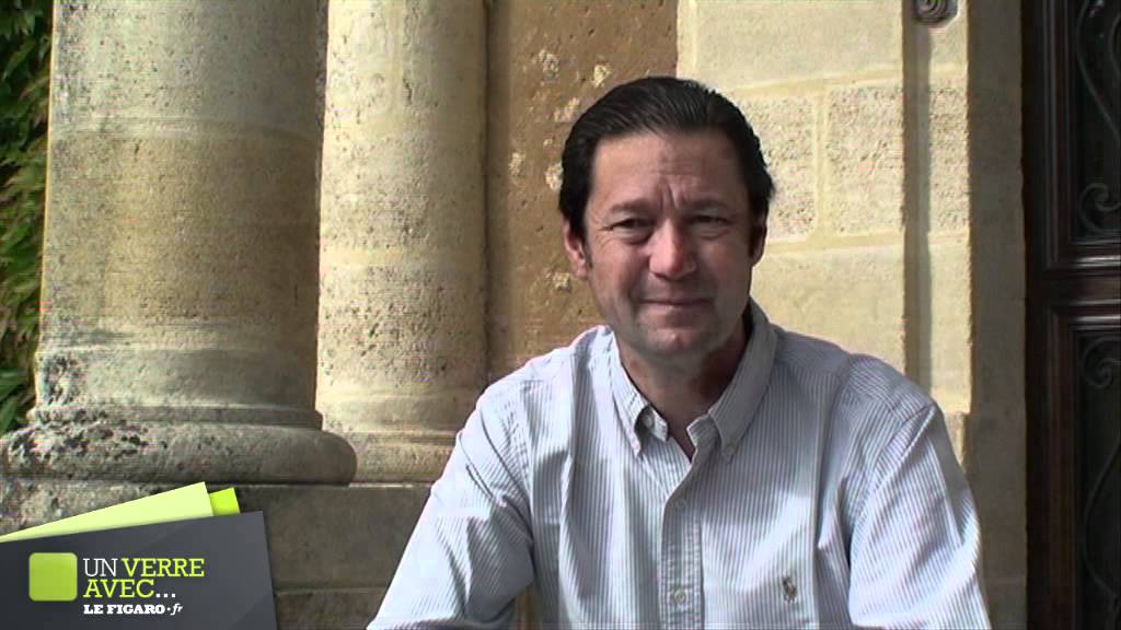 Un verre avec carbonnieux - Le Figaro