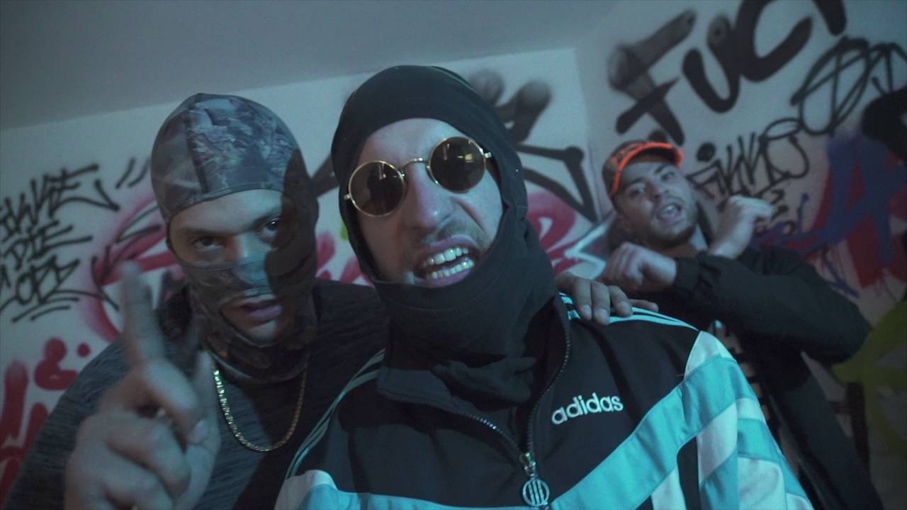 BABYLON MAYNE  X  EMMO CYPHER - FIKKE DIE COPS REMIX〈 OFFICIAL 44K VIDEO 〉