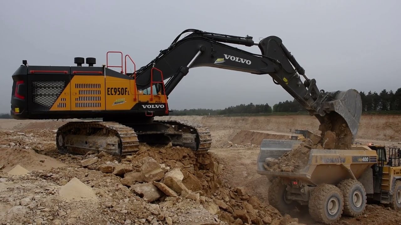 💪 Volvo EC950F loading ADTs - Part 4