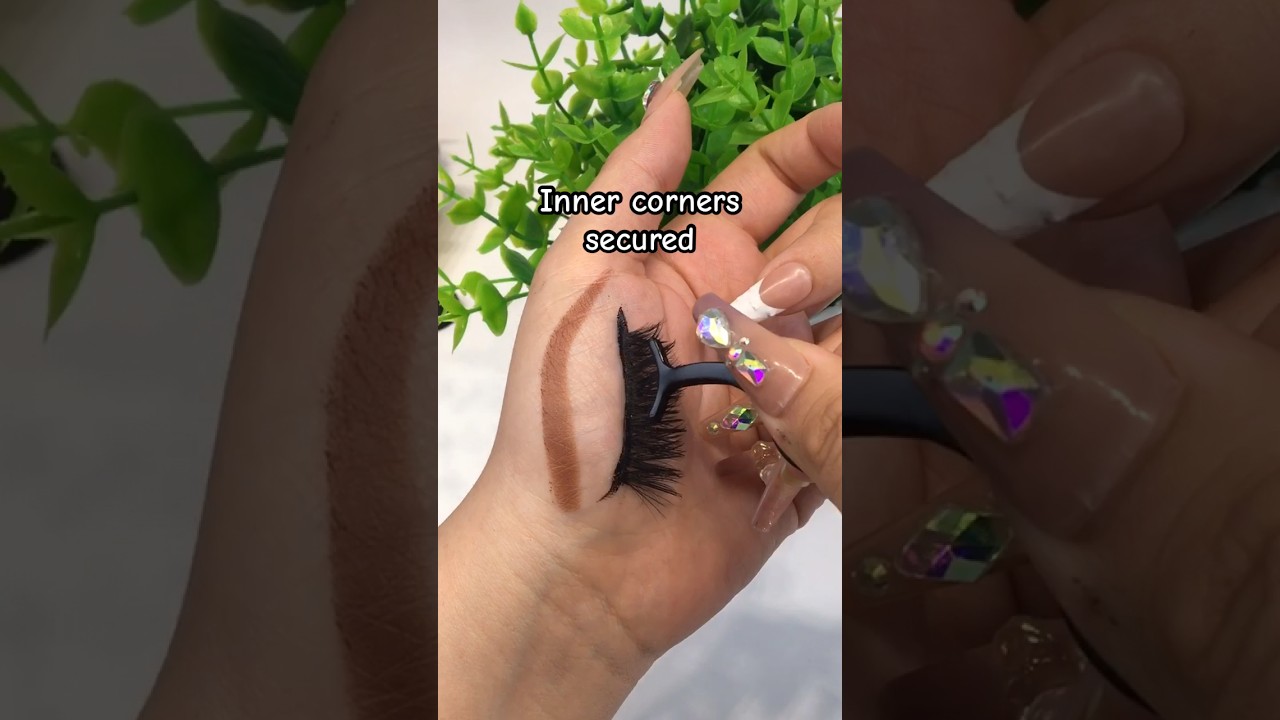2in1 adhesive eyeliner, we got you!!🔥🛍 #foryou #eyemakeup #graphiceyeliner