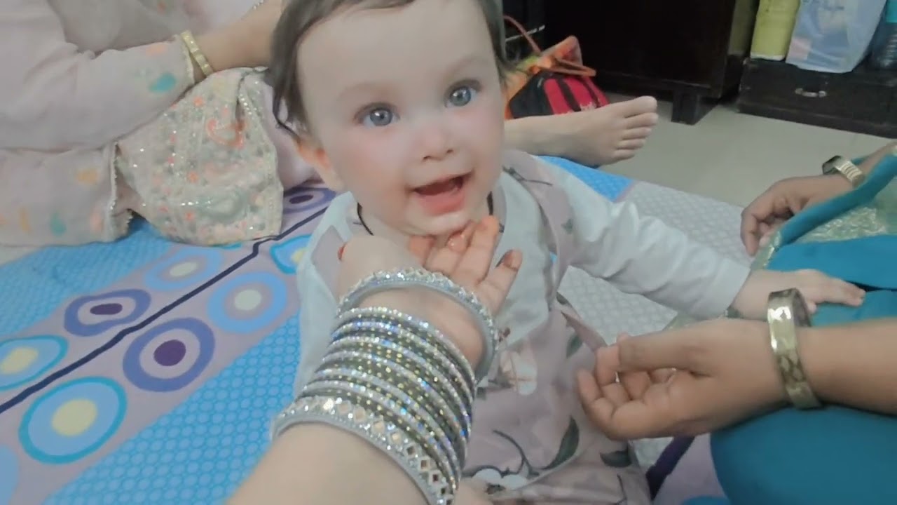 Asif chachu ke ghar iftar party 🥳🎉 || muaaz ke kitne sare gift aaye 💃💐#ramadan #iftar #family 