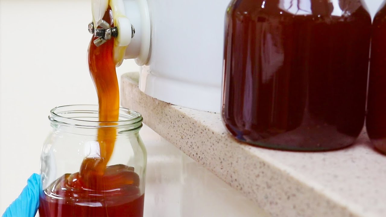 How to Harvest Honey from Honeycomb