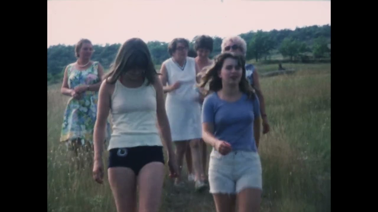 1975  Pique nique entre amis à la Princesse du côté de Banon