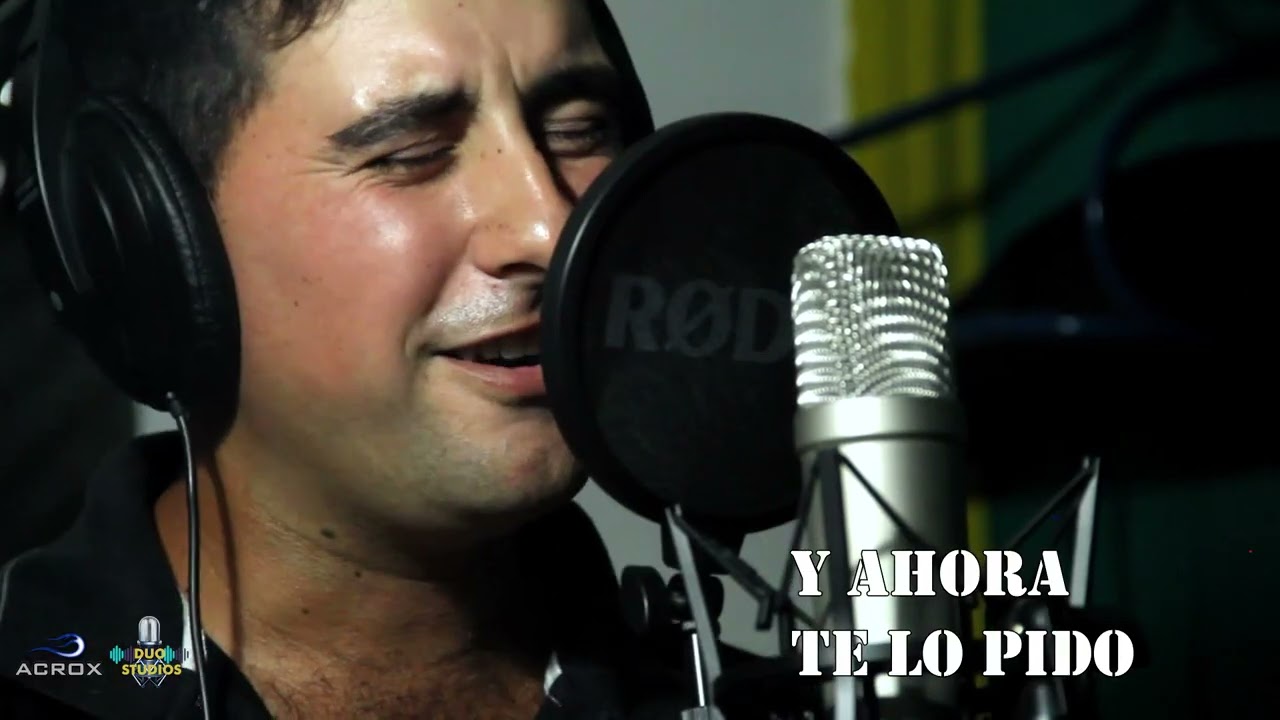Stefi Gonella ft. Santi Garione - Luna de Santiago  (lyrics)