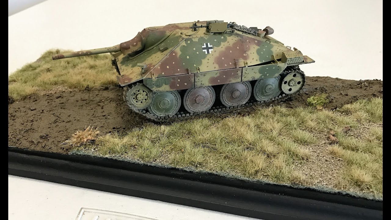 Постройте простую диораму с помощью ковриков Ammo by Mig Grass и журнала Weathering.