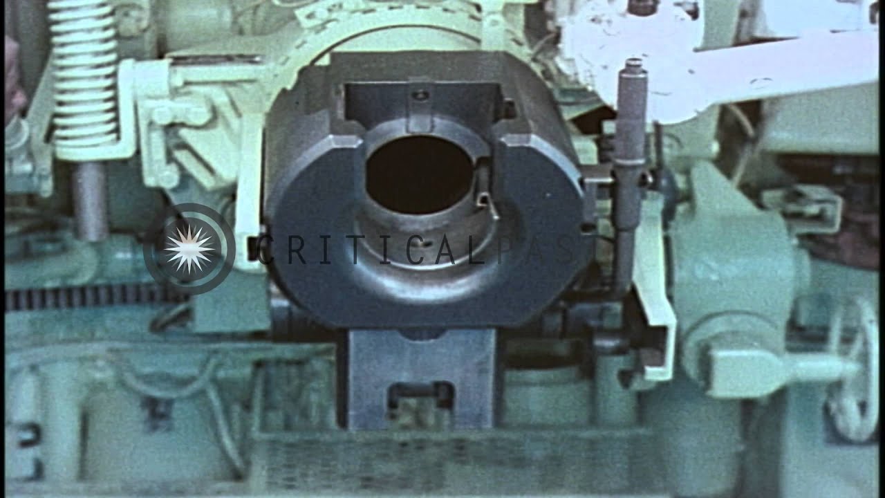 105-мм гаубица M108, самоходная установка армии США в США. Видеоматериал в формате HD.