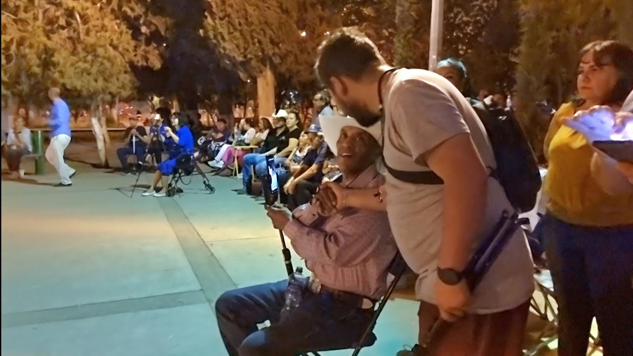El hijo de Flor saluda a Omar, que buen gesto