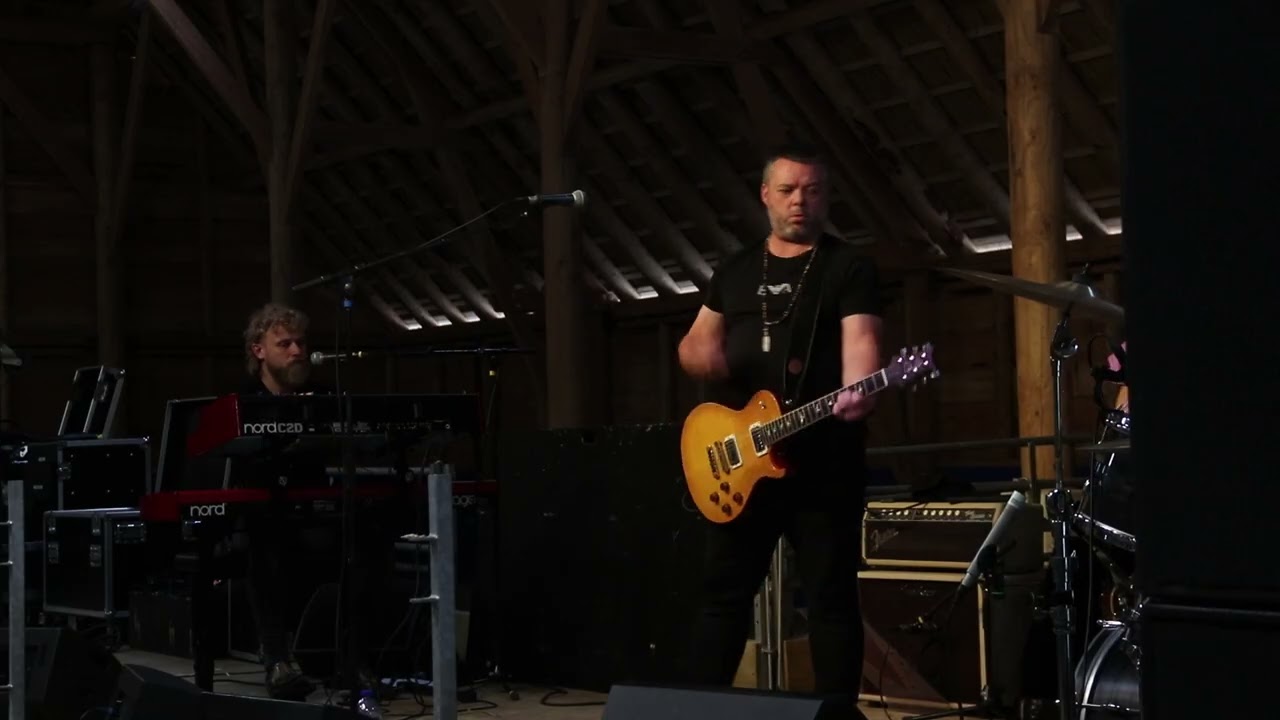 Sean Webster Band : 'Til summer comes around. (live)
