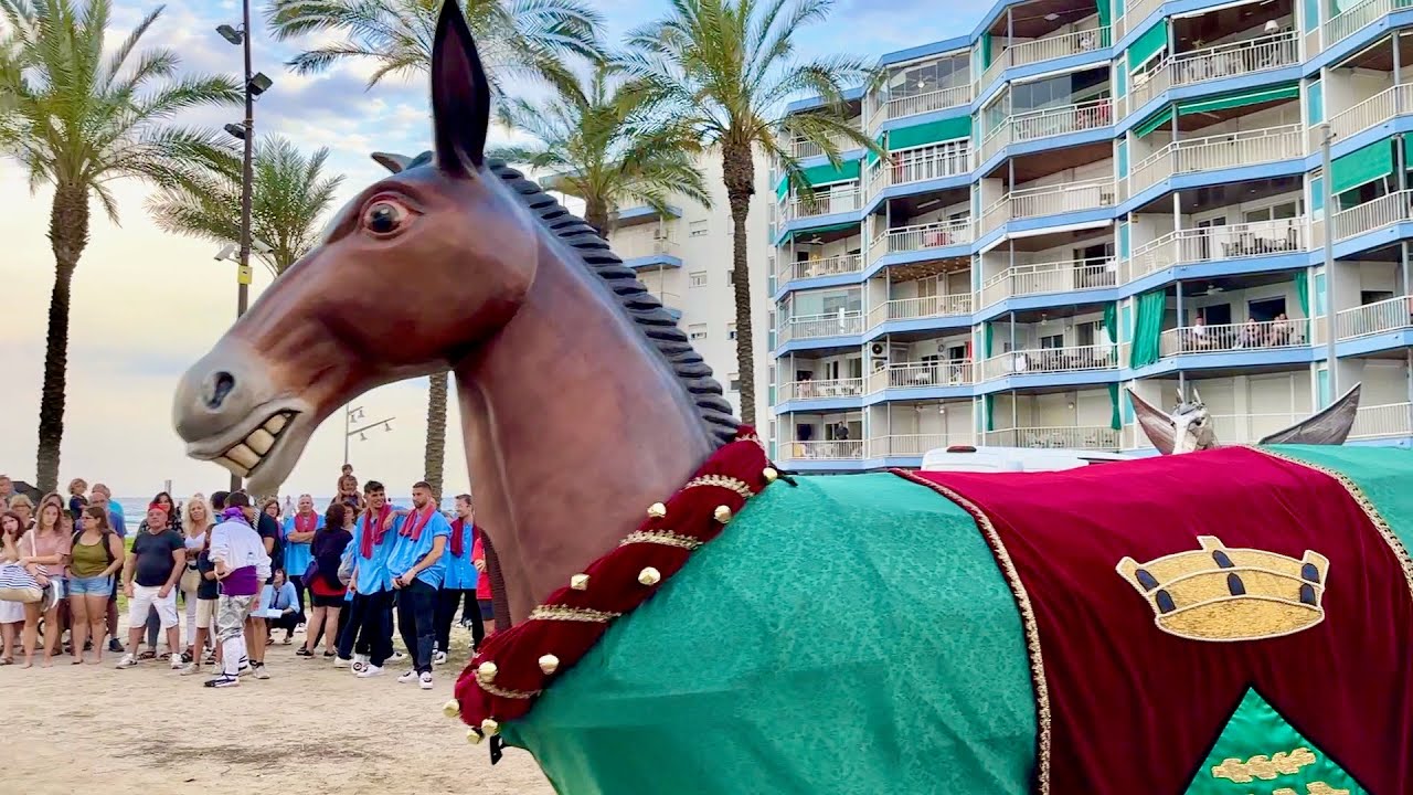 I Trobada de BESTIARI FESTIU - V Aniversari del CAVALL ALAT - Ballades de lluïment - Episodi nº 2