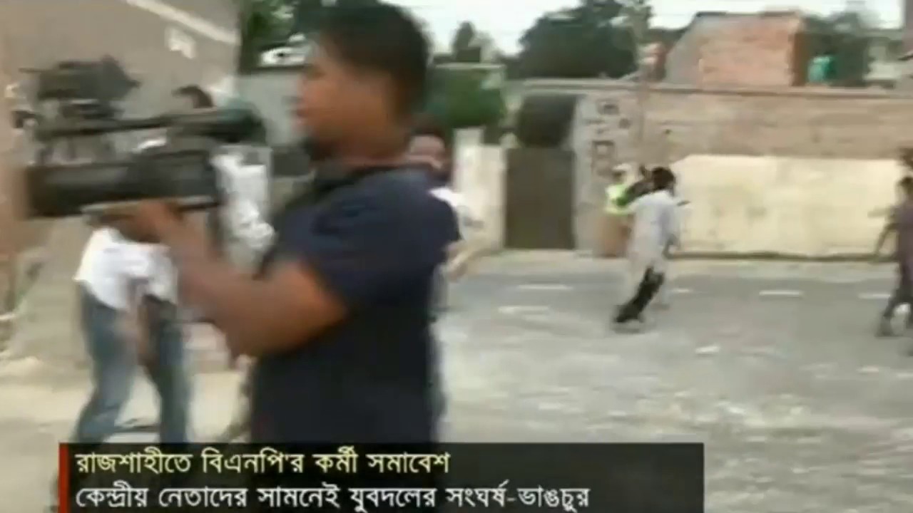 College fight | students fighting in college | street fight