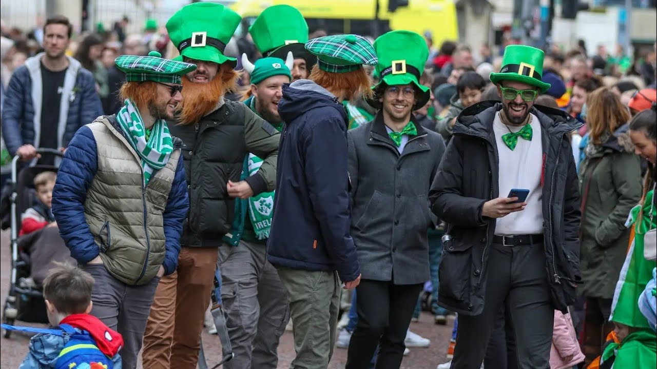 ☘️🎩St Patrick's Day in Belfast 2023. 4K