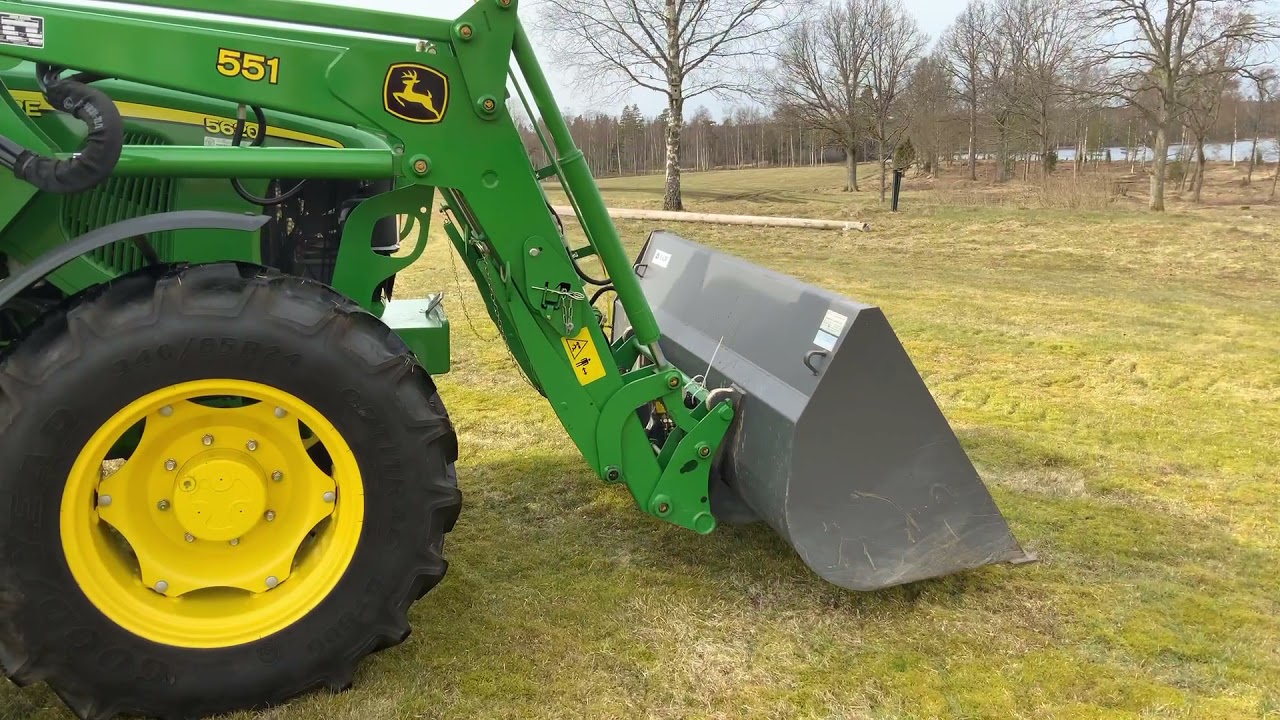 Köp Traktor John Deere 4WD 5620 376 timmar på Klaravik