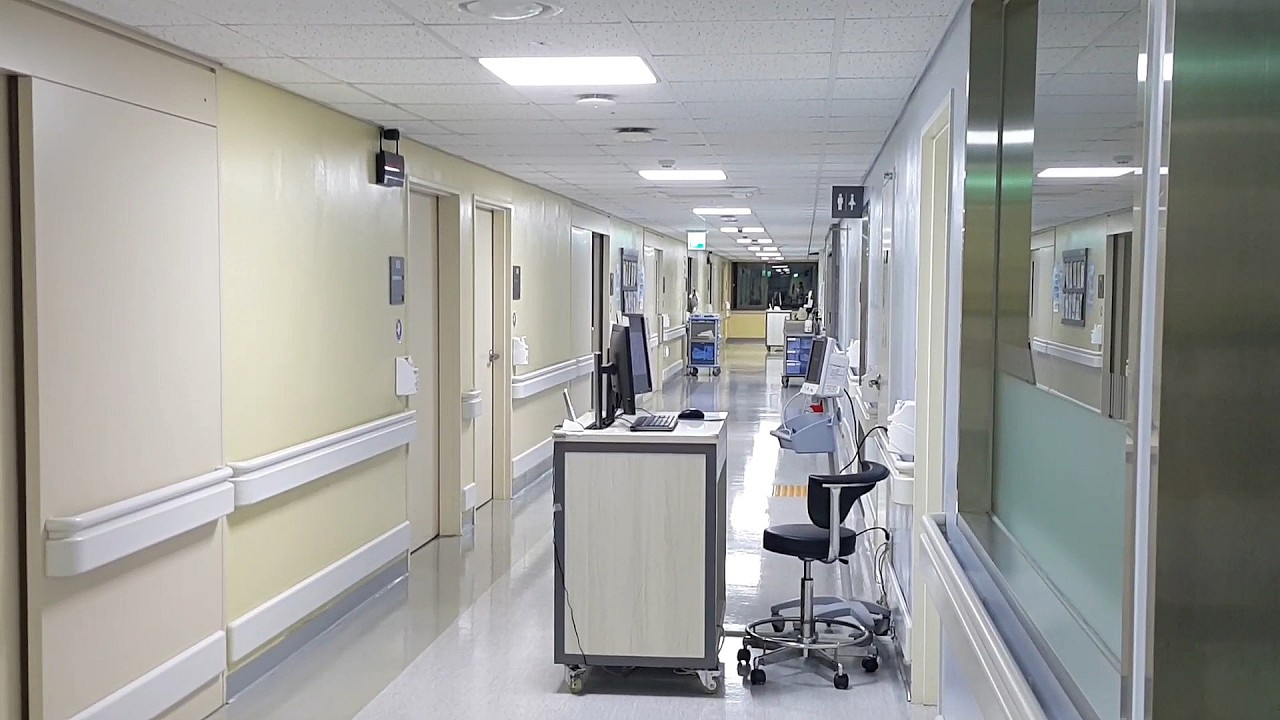 Exploring an Abandoned Hospital - Completely Untouched & Fully Working Power!