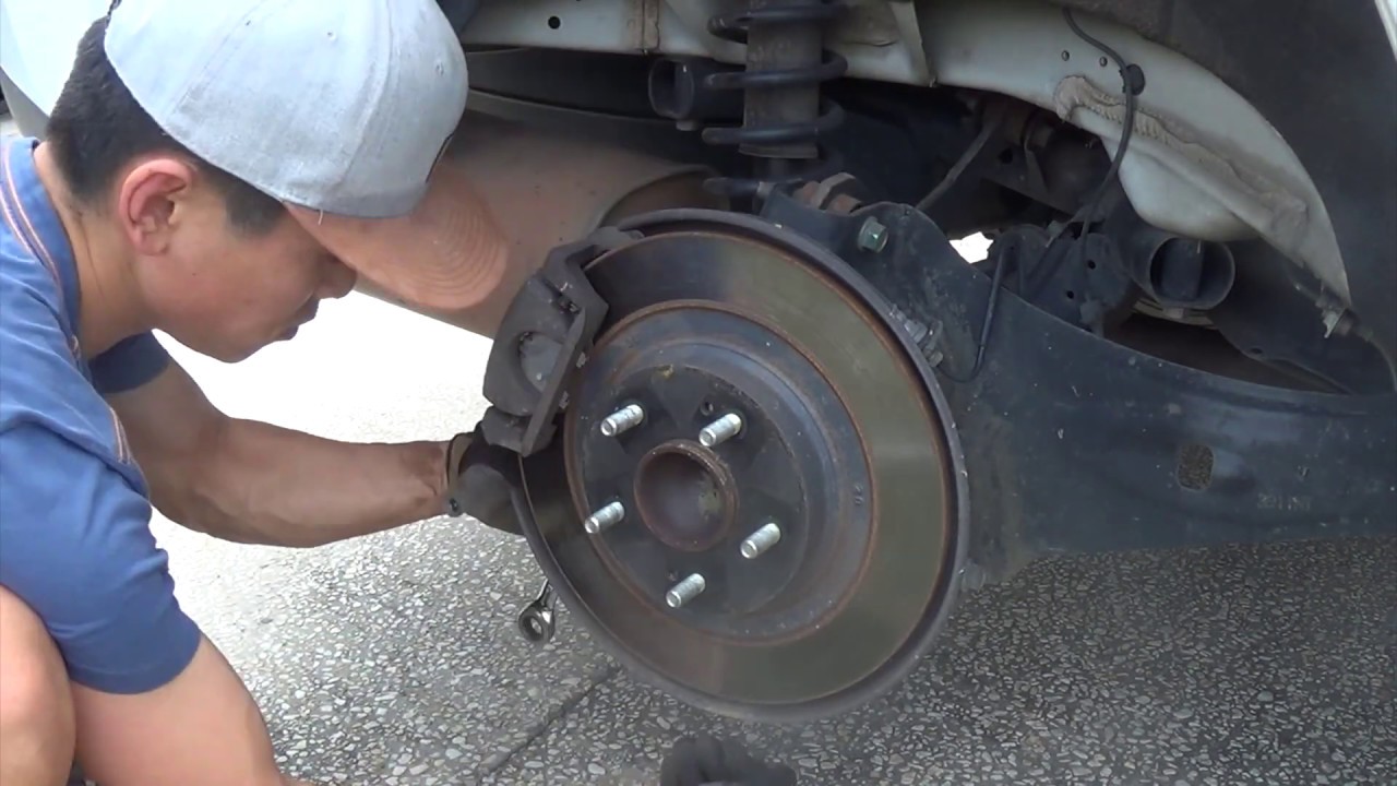 mitsubishi outlander rear brake pads