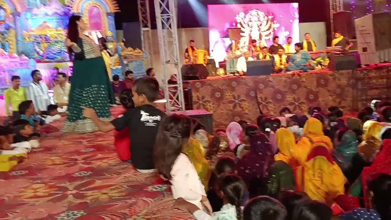 Ham Tere Lal Hain maa Laga Lo gale,singer Shefali Dwivedi Kanpur 7007899335